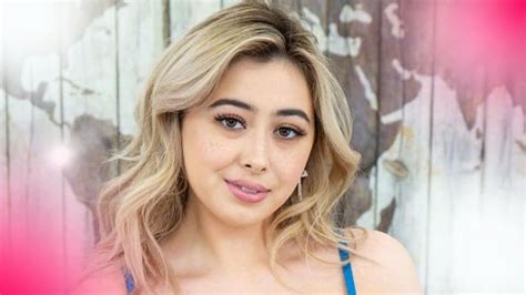 chloe surreal bio